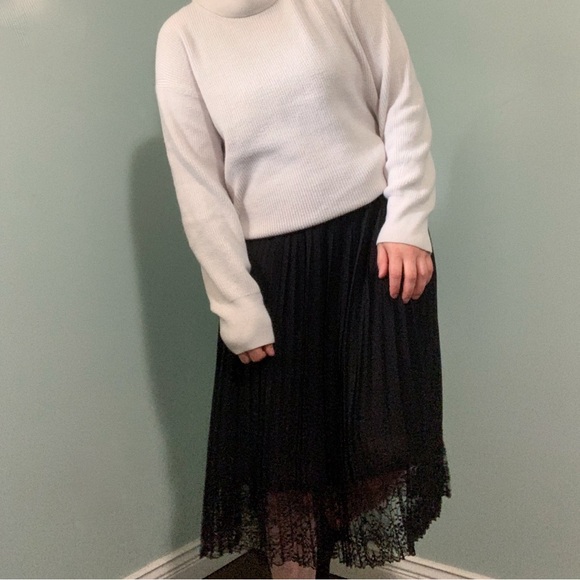 CLUB MONACO lace trim pleated midi skirt - Picture 4 of 13